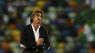 Red Star coach steps down