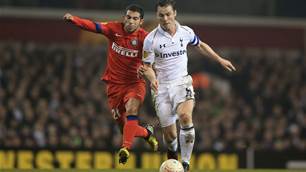 Fulham complete Parker signing