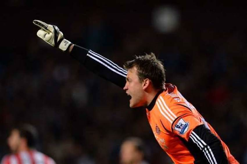 Mignolet not scared of Reina competition Mignolet not scared of Reina competition