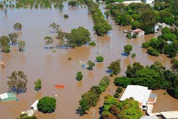 Telstra drops 40 exchanges from 'red zone' flood list