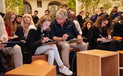 Apple Stores to offer 60 free training sessions