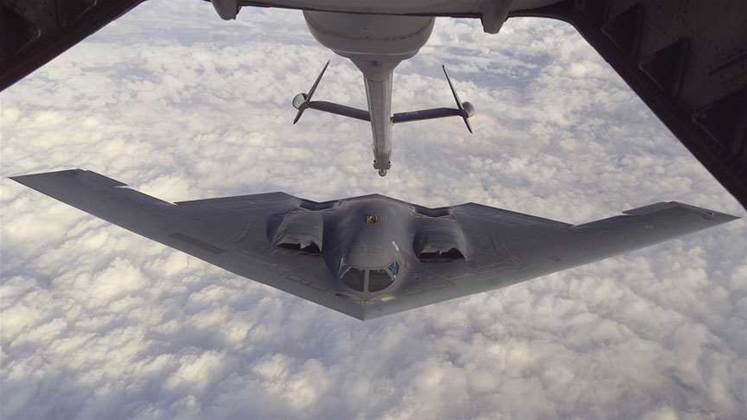 US to revise troubled Raytheon satellite system contract