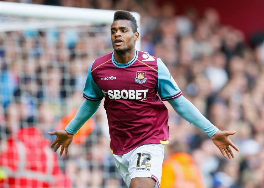 Nolan keen to support Vaz Te Nolan keen to support Vaz Te