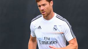 Ancelotti urges Alonso to commit to Real Madrid