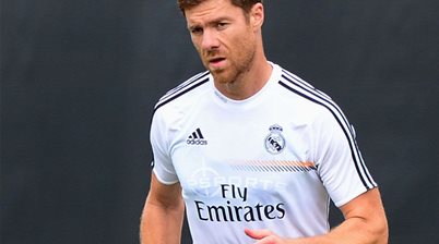 Ancelotti urges Alonso to commit to Real Madrid
