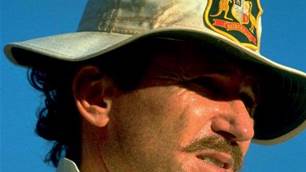 Allan Border shares views over a few cold ones