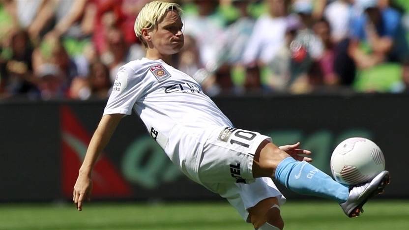 Jess Fishlock powers through pain barrier for championship