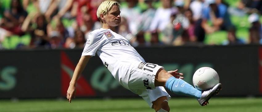 Jess Fishlock powers through pain barrier for championship