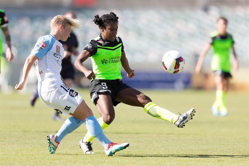Melbourne City move to the top after tight Canberra United tussle