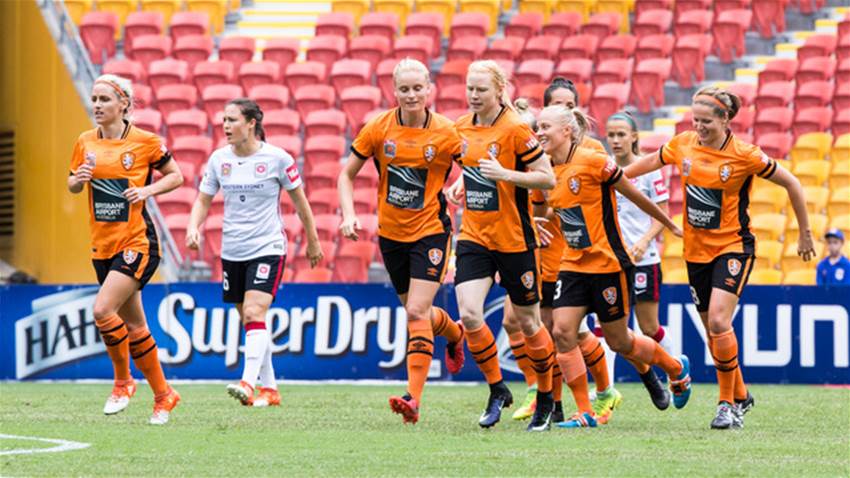 Brisbane Roar keep finals hopes alive with Wanderers win