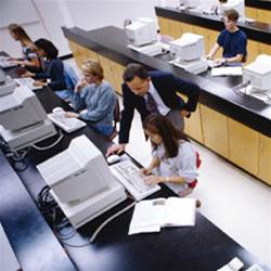 Computer scientists test social network theory