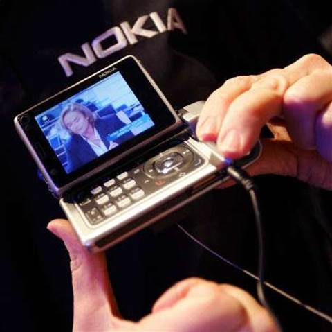 Nokia sees mobile TV networks running by mid-2006