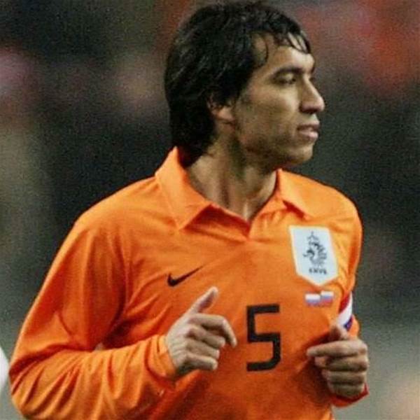 Van Bronckhorst Dismayed By 'Weak' Oranje Van Bronckhorst Dismayed By 'Weak' Oranje