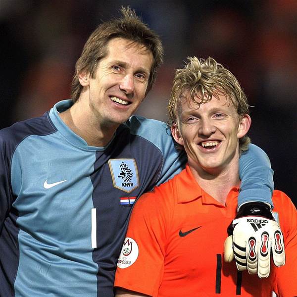 Van Der Sar Hails 'Fantastic' Group Van Der Sar Hails 'Fantastic' Group