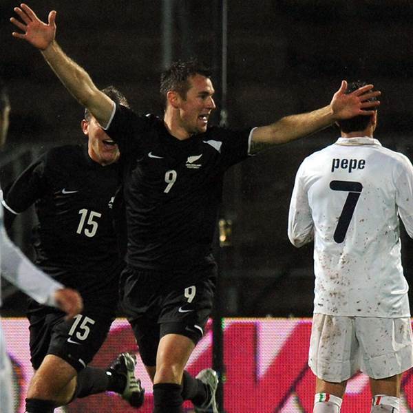 Smeltz on Target Gives Italy Scare Smeltz on Target Gives Italy Scare