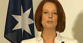 Xenophon emerges from Gillard NBN meeting
