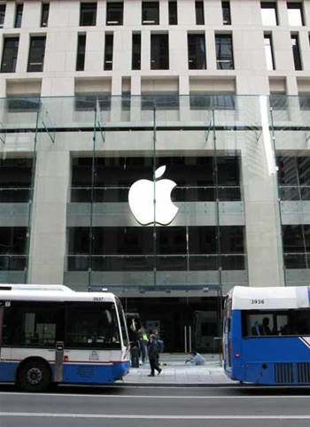 IBM sues Apple-bound exec