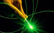 Researchers create super-thin laser mirror