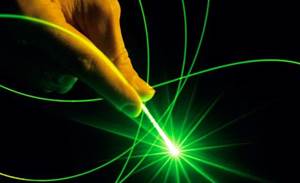 Researchers create super-thin laser mirror