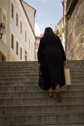 Surfing nuns break vow of silence