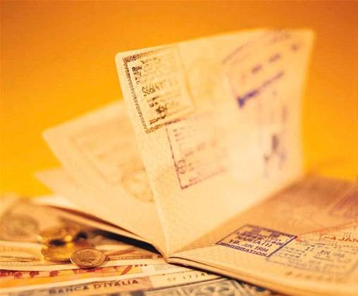 US Presidential hopefuls' passport files breached