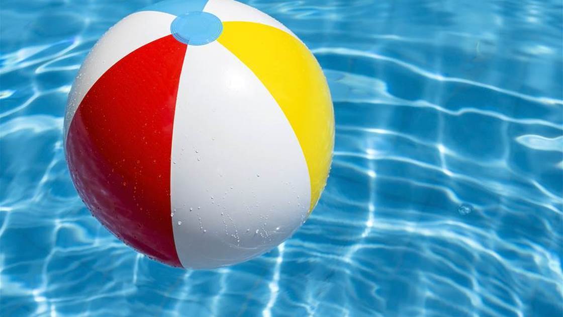 6 Food Swaps To Beat Bloat While You’re On Holiday