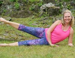 4 Simple Ways To Tone Your Legs While Lying Down