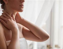 How To Reverse 6 Major Signs Of Neck Ageing