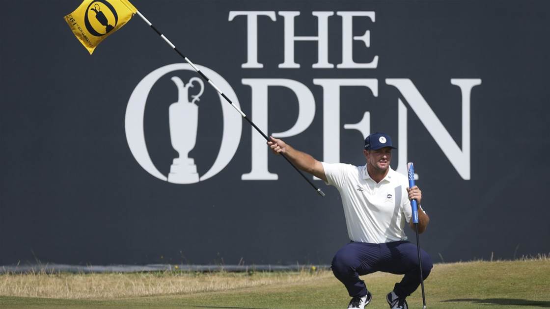 Caption this & WIN a dozen Callaway Chrome Tour balls