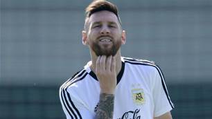 Messi graffiti painted in Kazan ahead of Argentina's arrival
