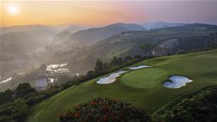 World Exclusive: Trump’s Indonesian Tee-off
