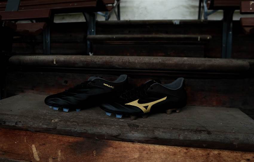 The irresistible Mizuno Rebula 2 "Black/Gold" The irresistible Mizuno Rebula 2 "Black/Gold"