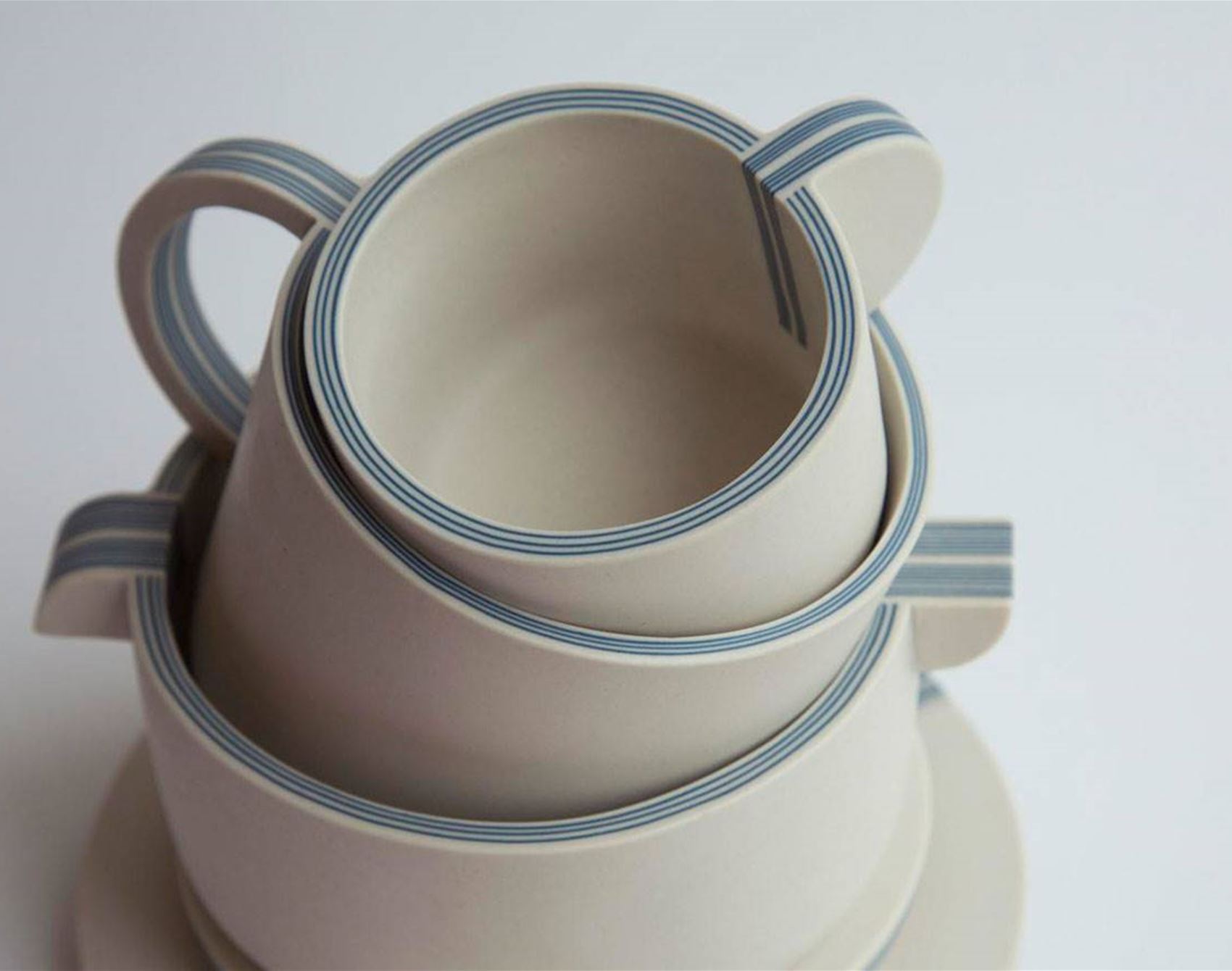 yuting chang’s plywood-inspired porcelain