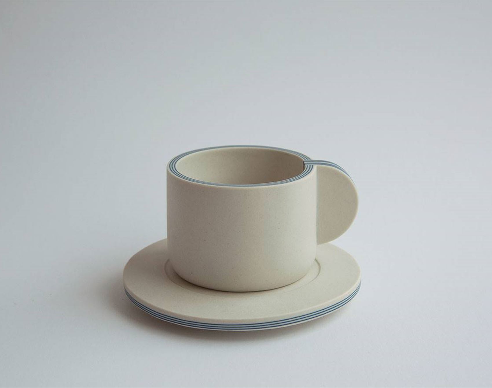 yuting chang’s plywood-inspired porcelain