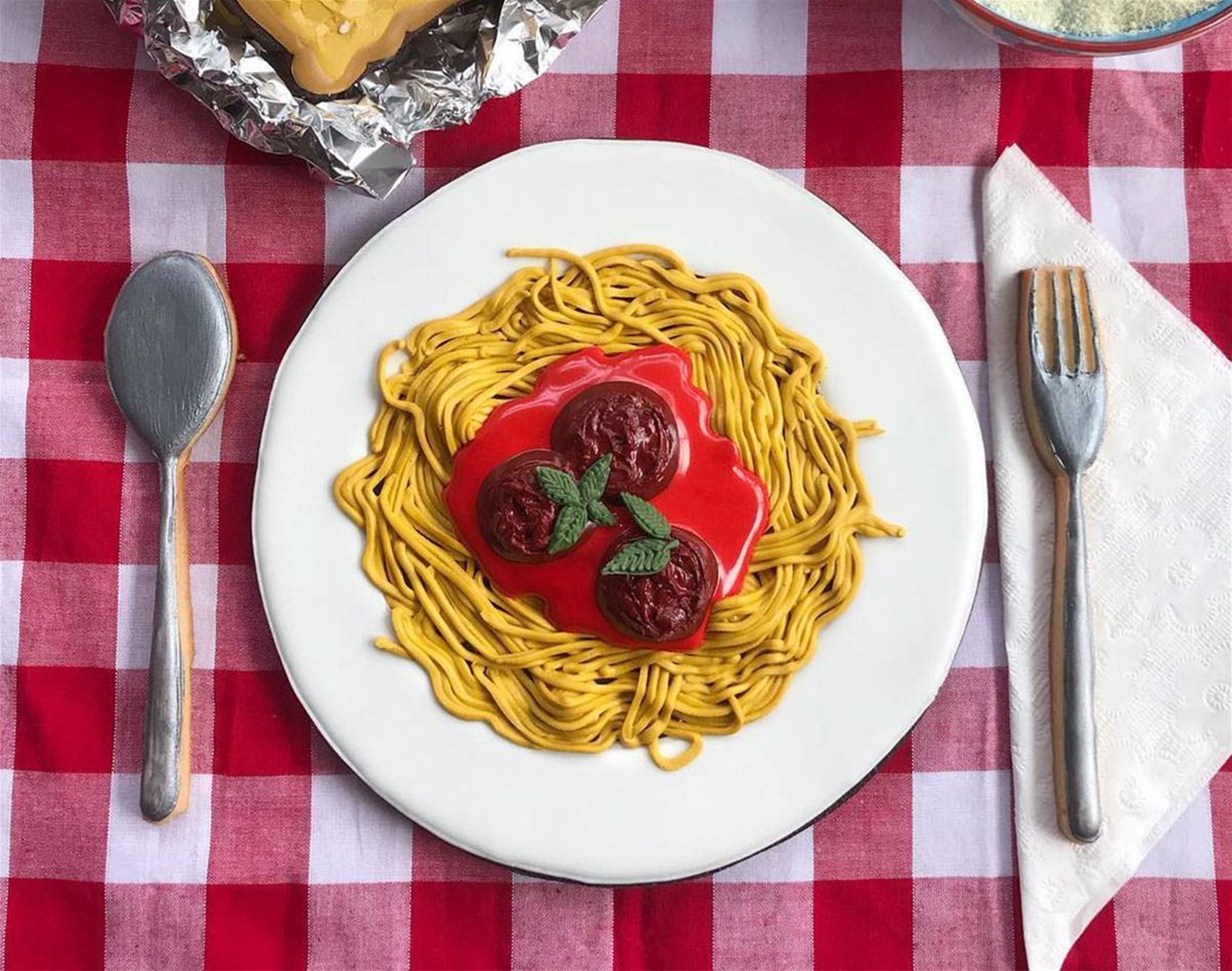 the confectionist’s biscuit art