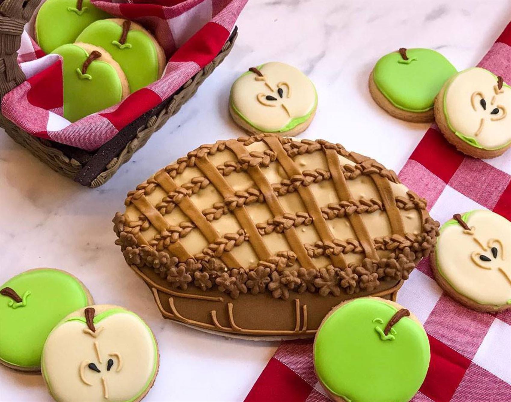 the confectionist’s biscuit art