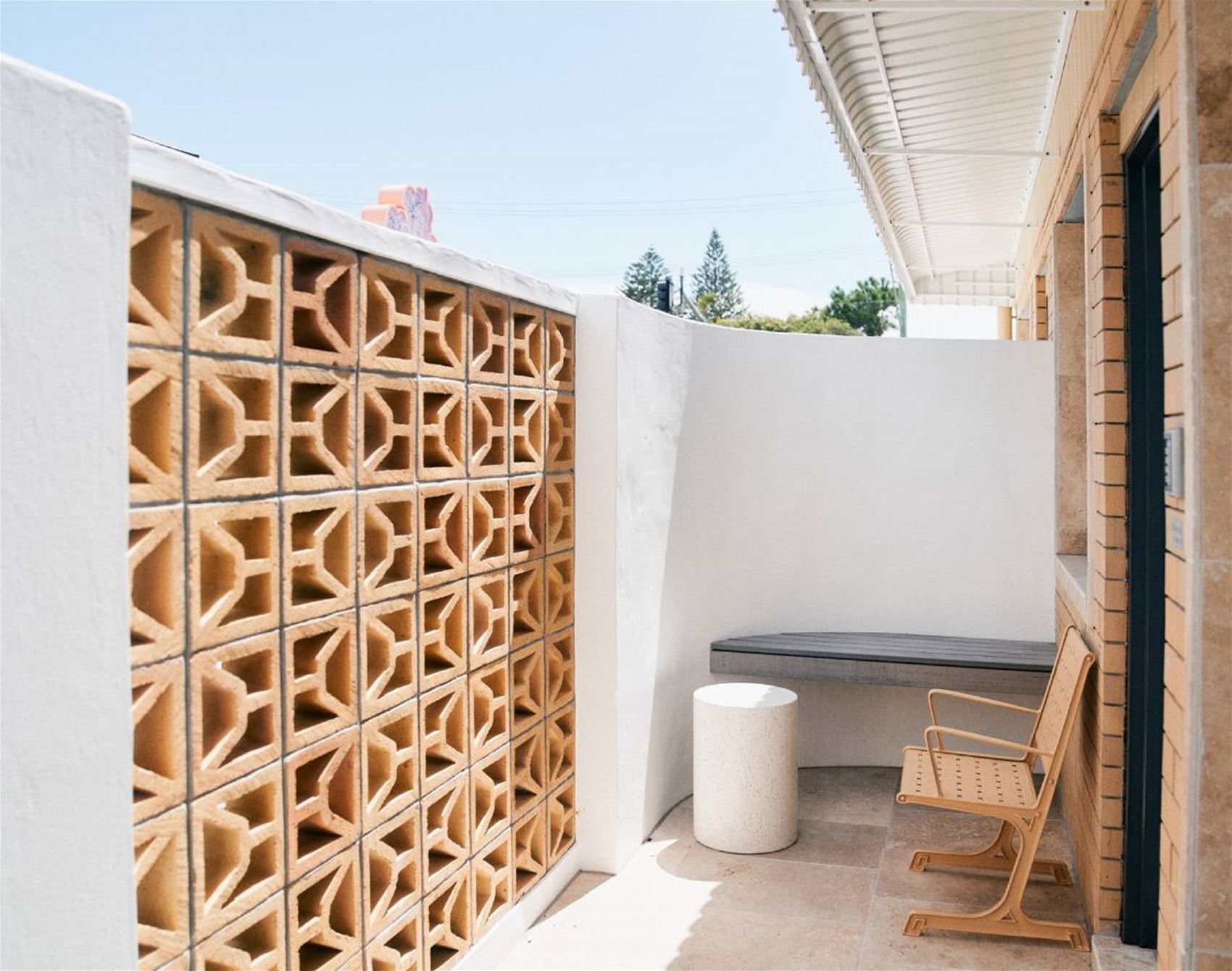 peep this retro motel on the gold coast