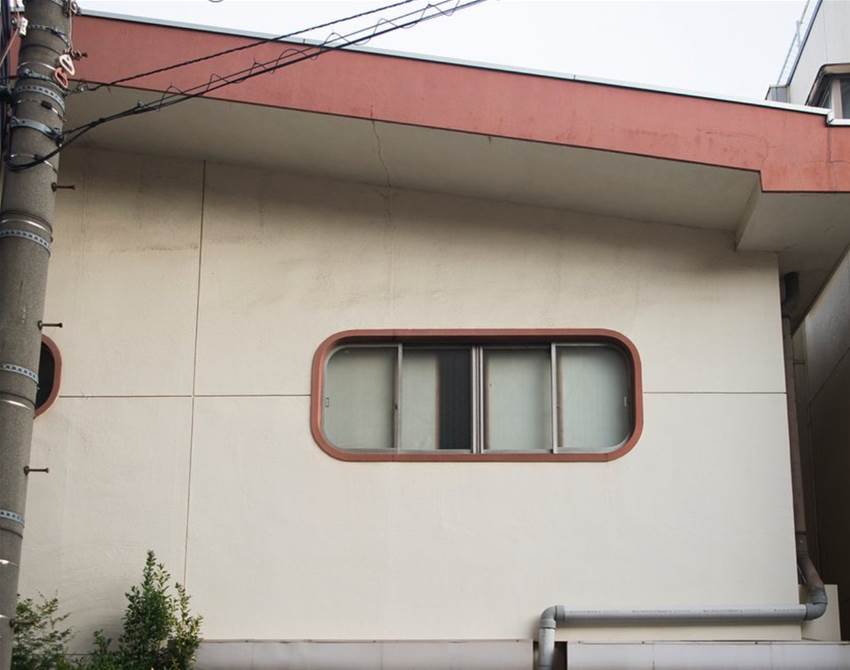 retro windows of japan