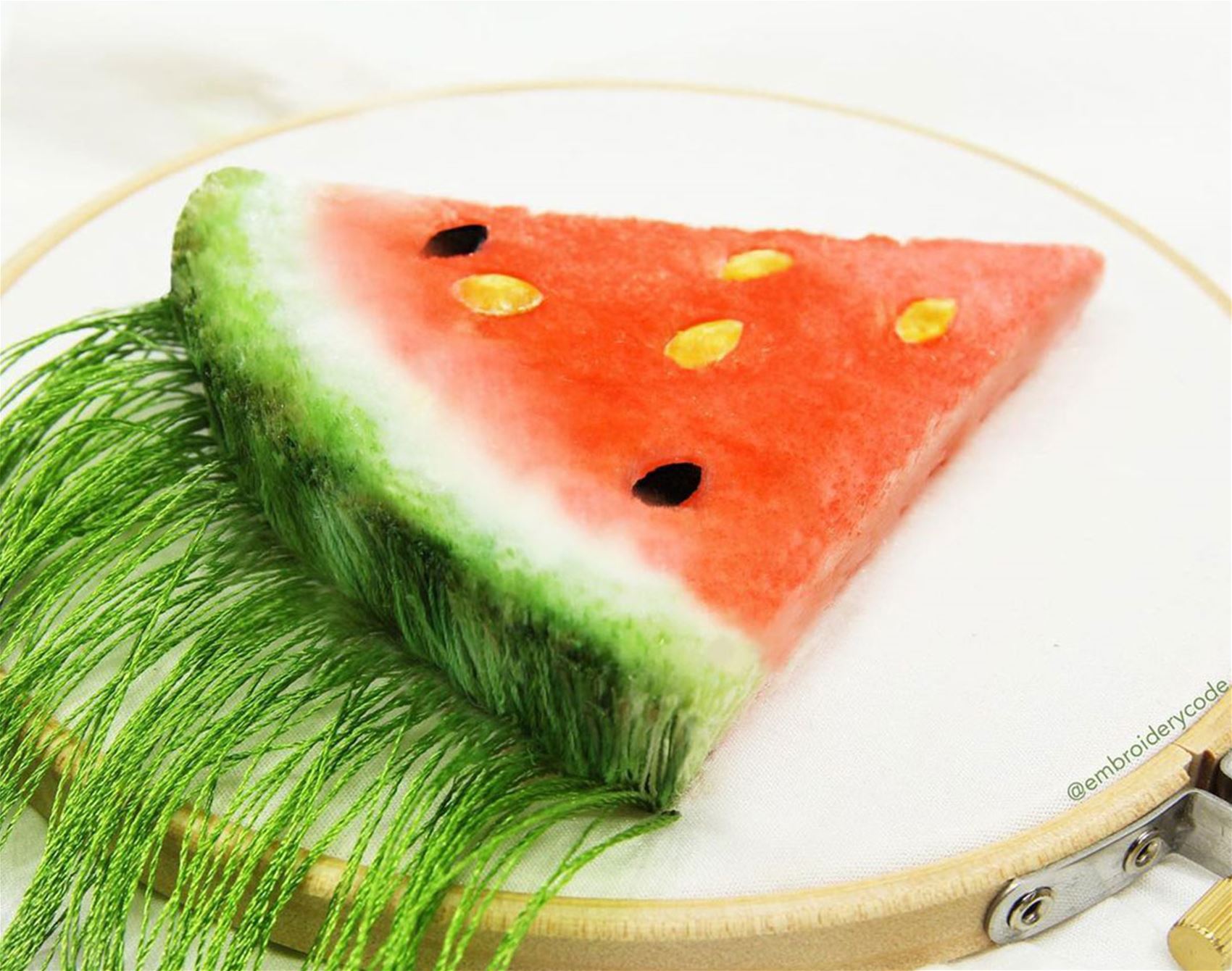 youmeng liu’s 3D embroidered food