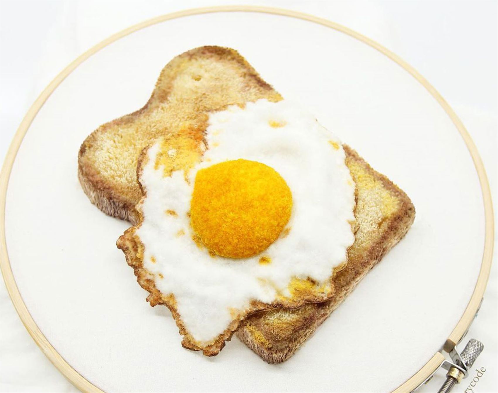 youmeng liu’s 3D embroidered food