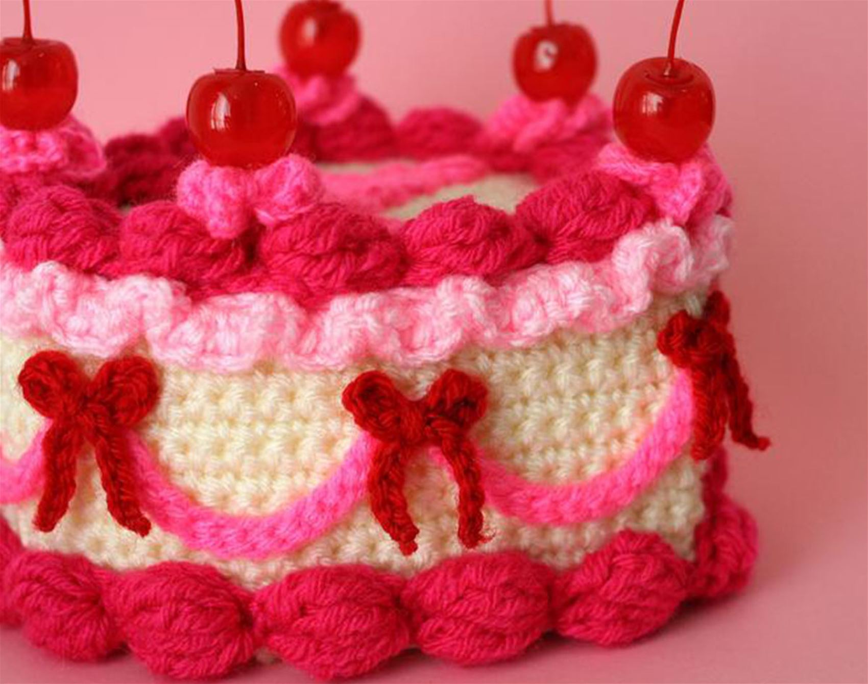 learn how to make a crocheted cake