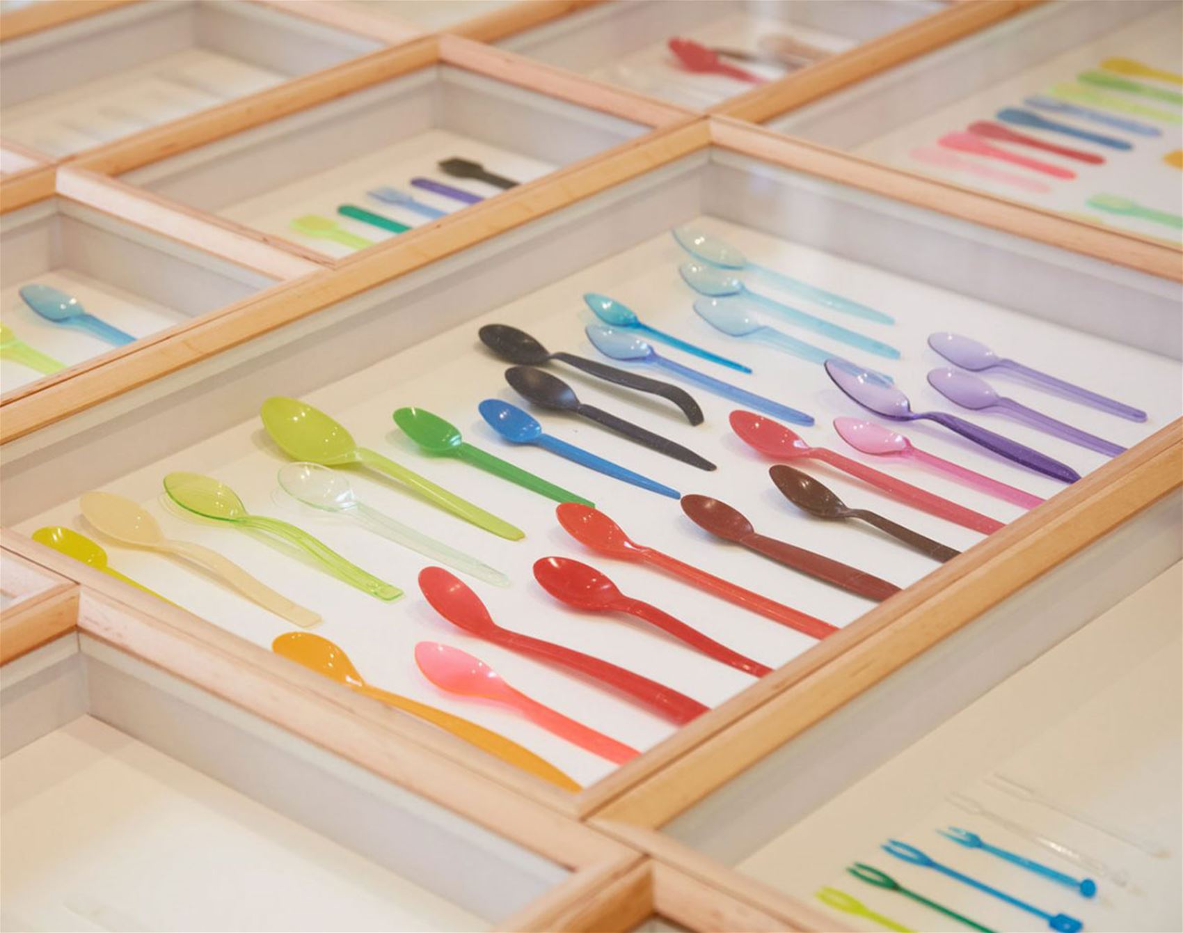 'spoon archaeology' bids farewell to plastic cutlery