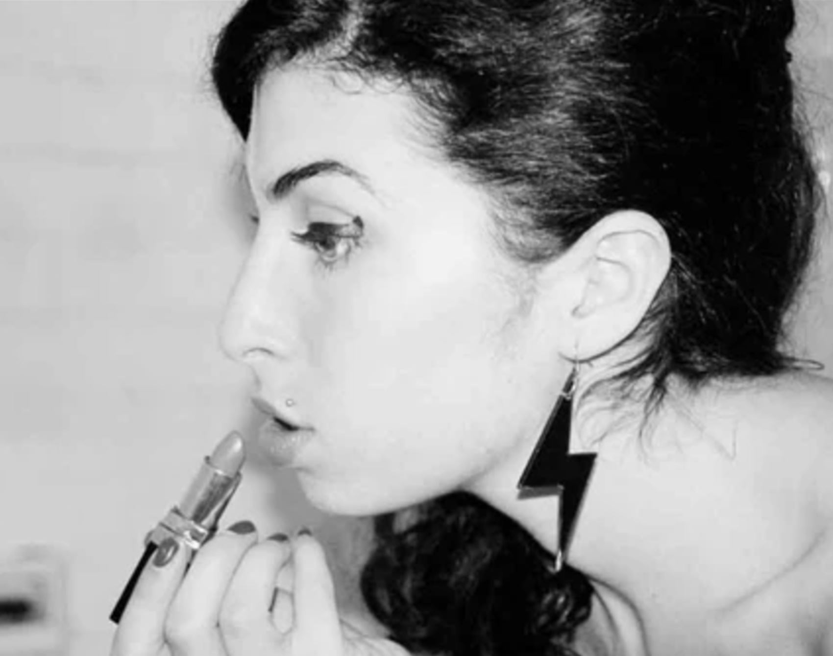 this photo exhibition is a personal tribute to amy winehouse