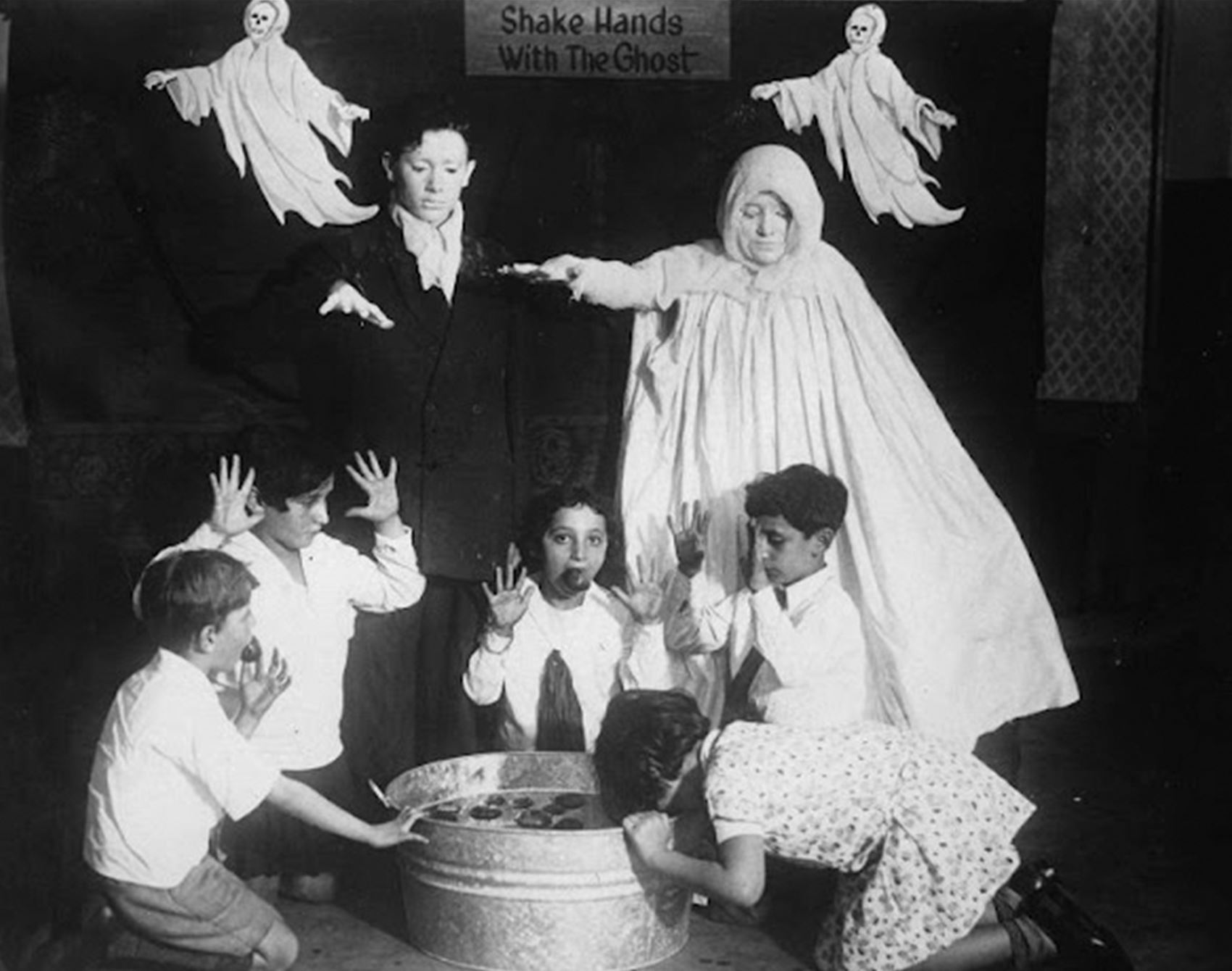 take a gander at these vintage halloween snaps