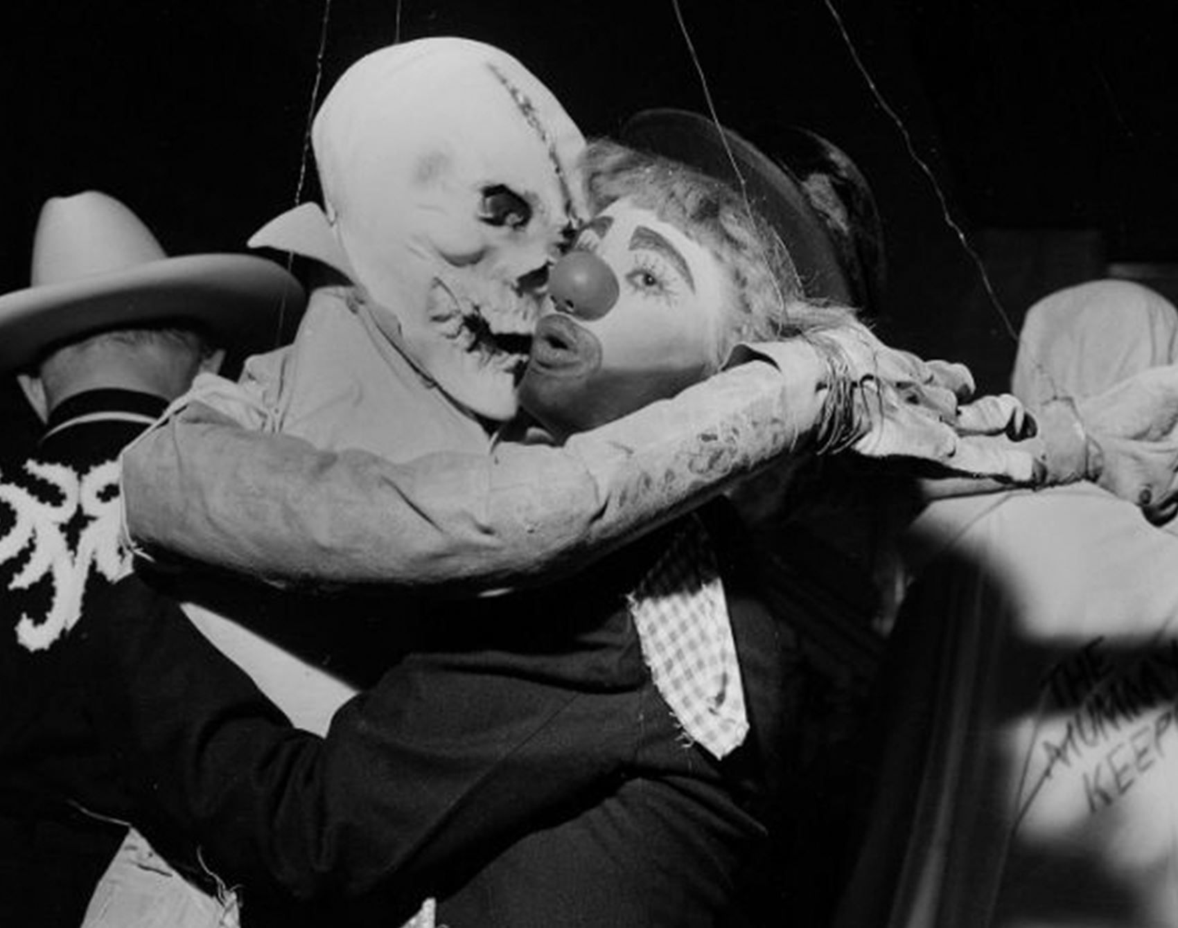 take a gander at these vintage halloween snaps