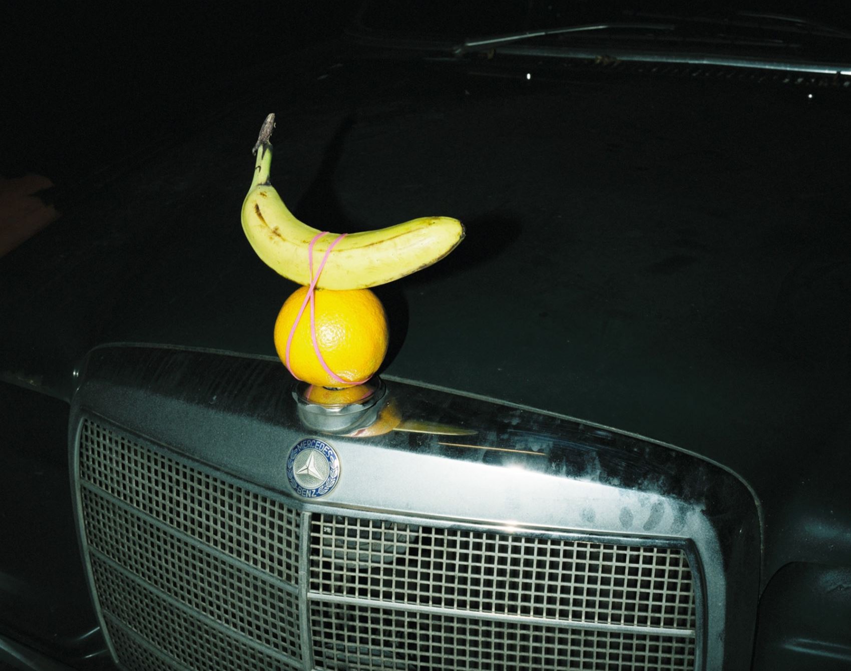 this berlin shutterbug snaps fruit and veggies on cars