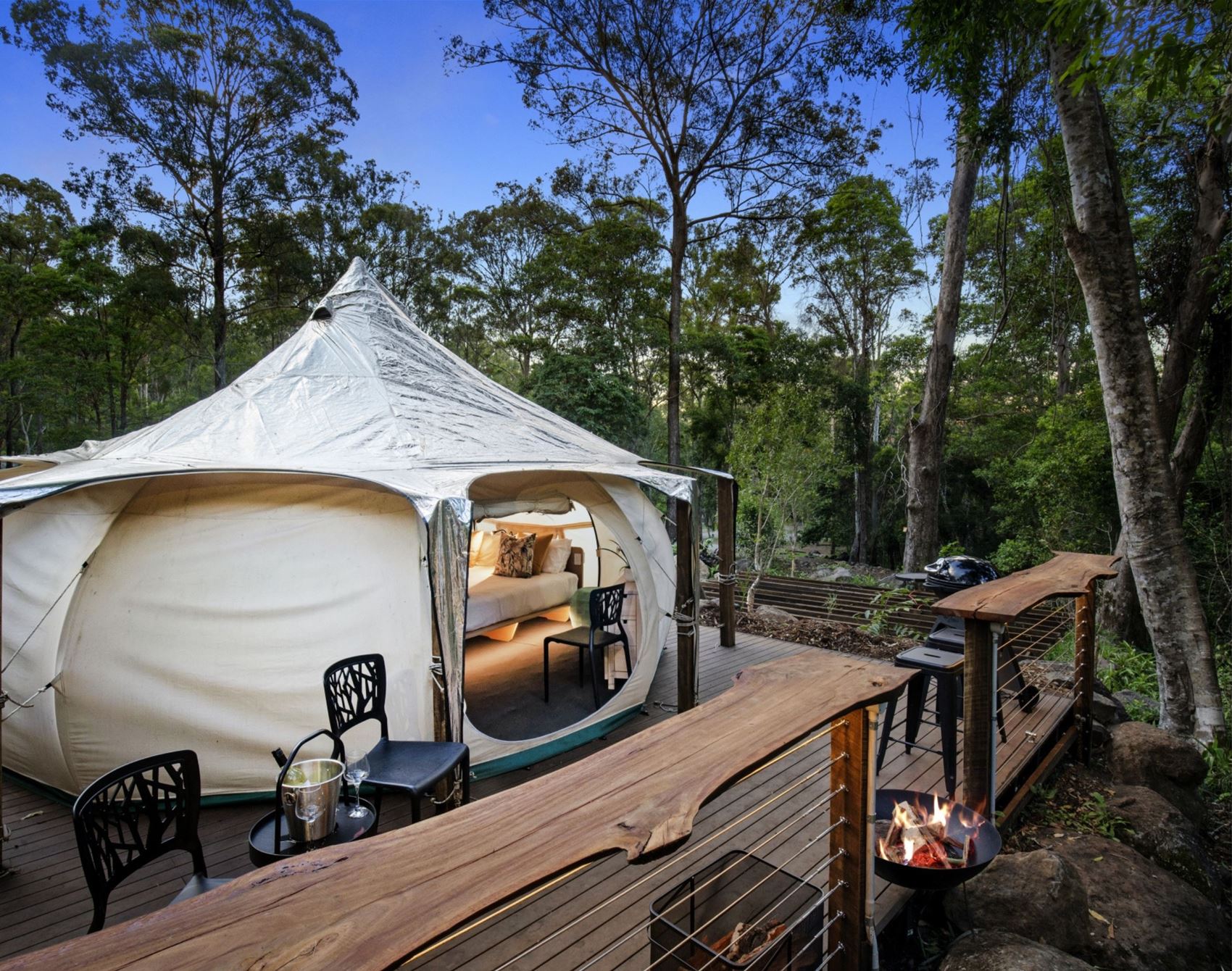 level up your weekdays with a swoon-worthy gold coast getaway