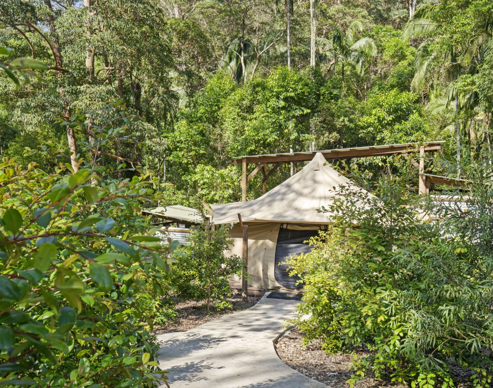 level up your weekdays with a swoon-worthy gold coast getaway