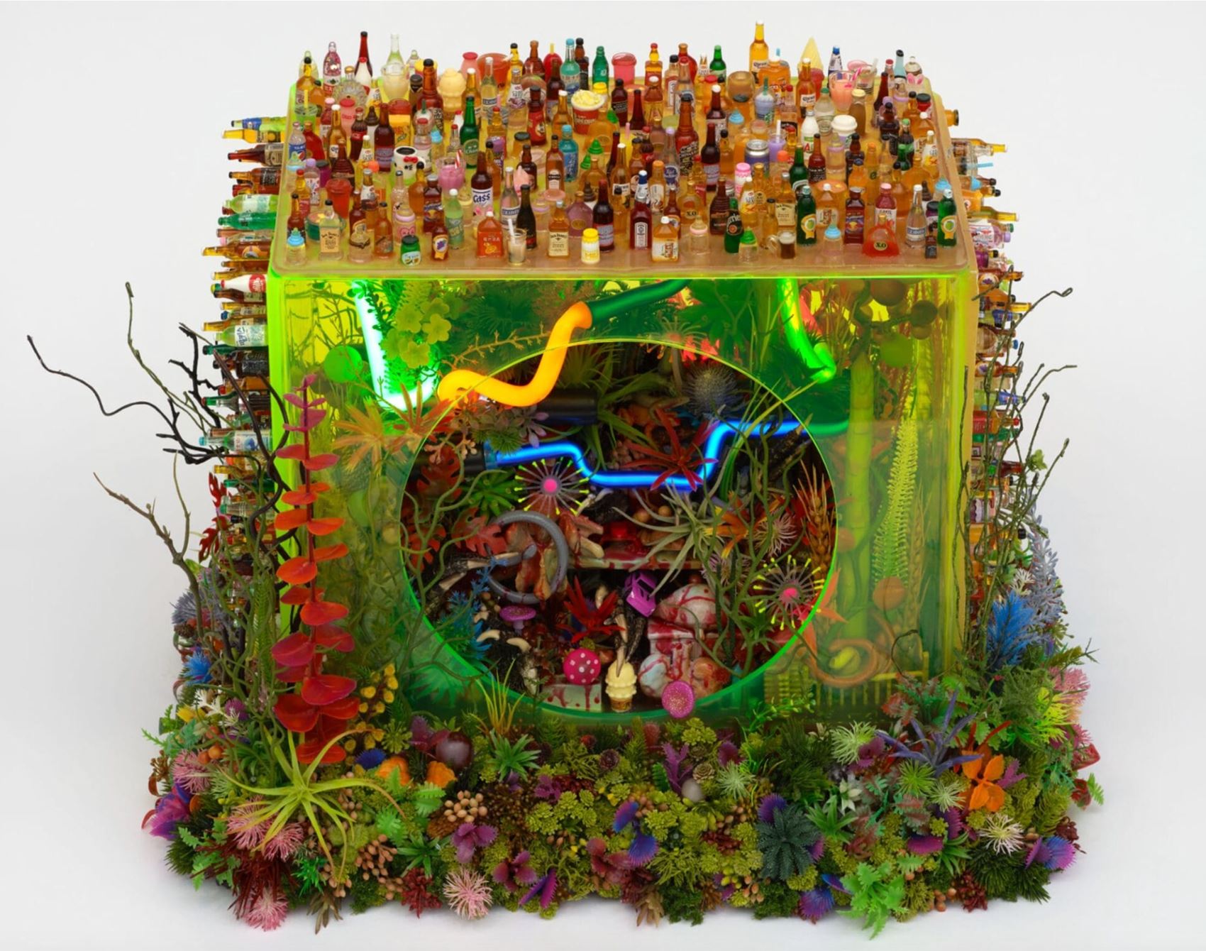 spy max hooper schneider’s otherworldly dioramas
