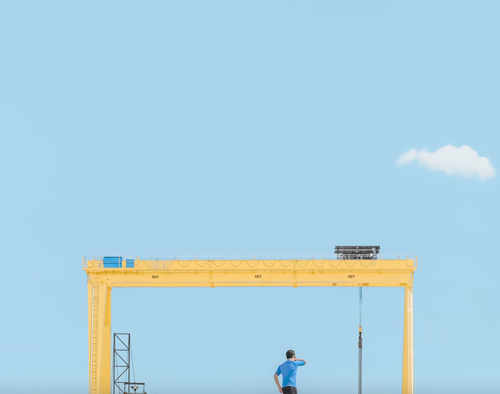 gaze at laura sanchez's minimalist snaps